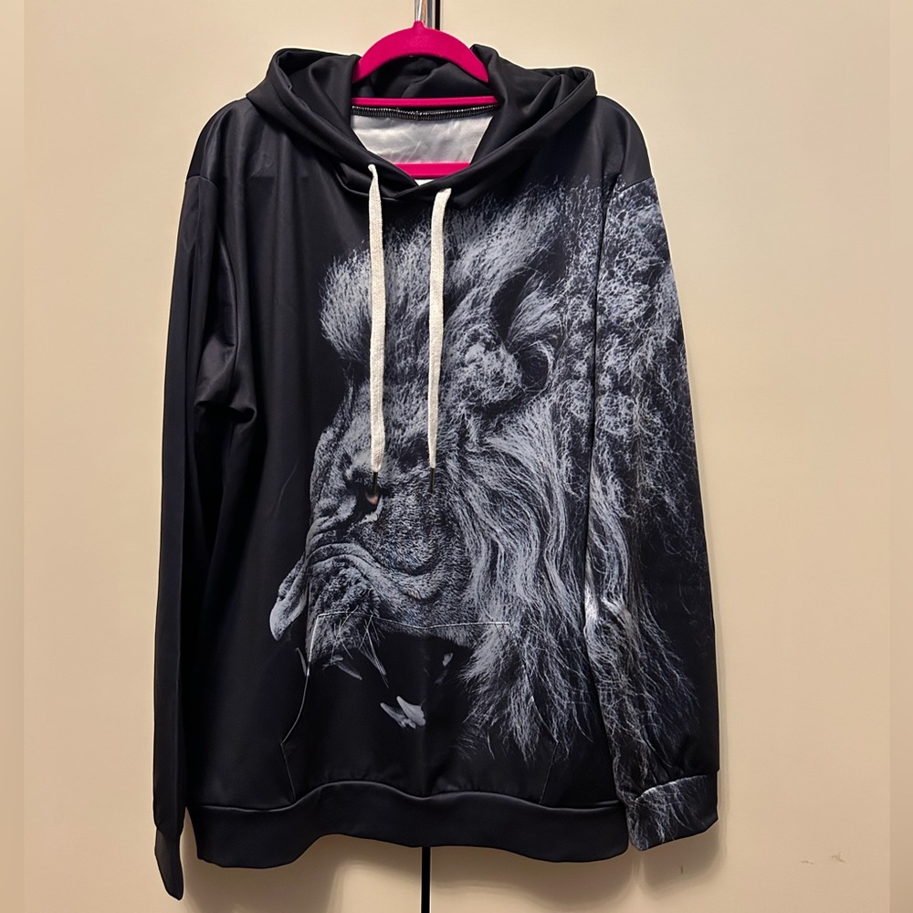 Hooded graphic lion sweatshirt